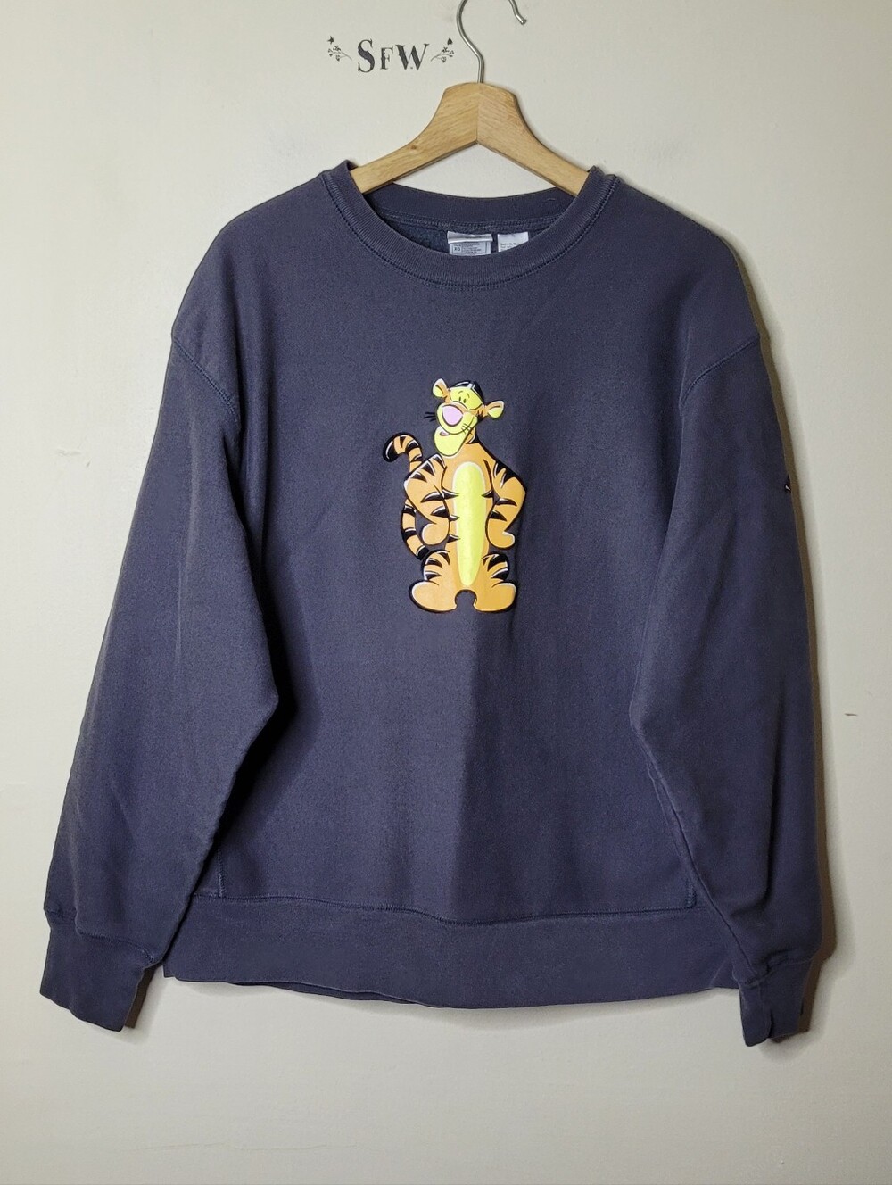 The Disney Store Vintage Tigger Sweatshirt Size XL - Picture 2 of 9